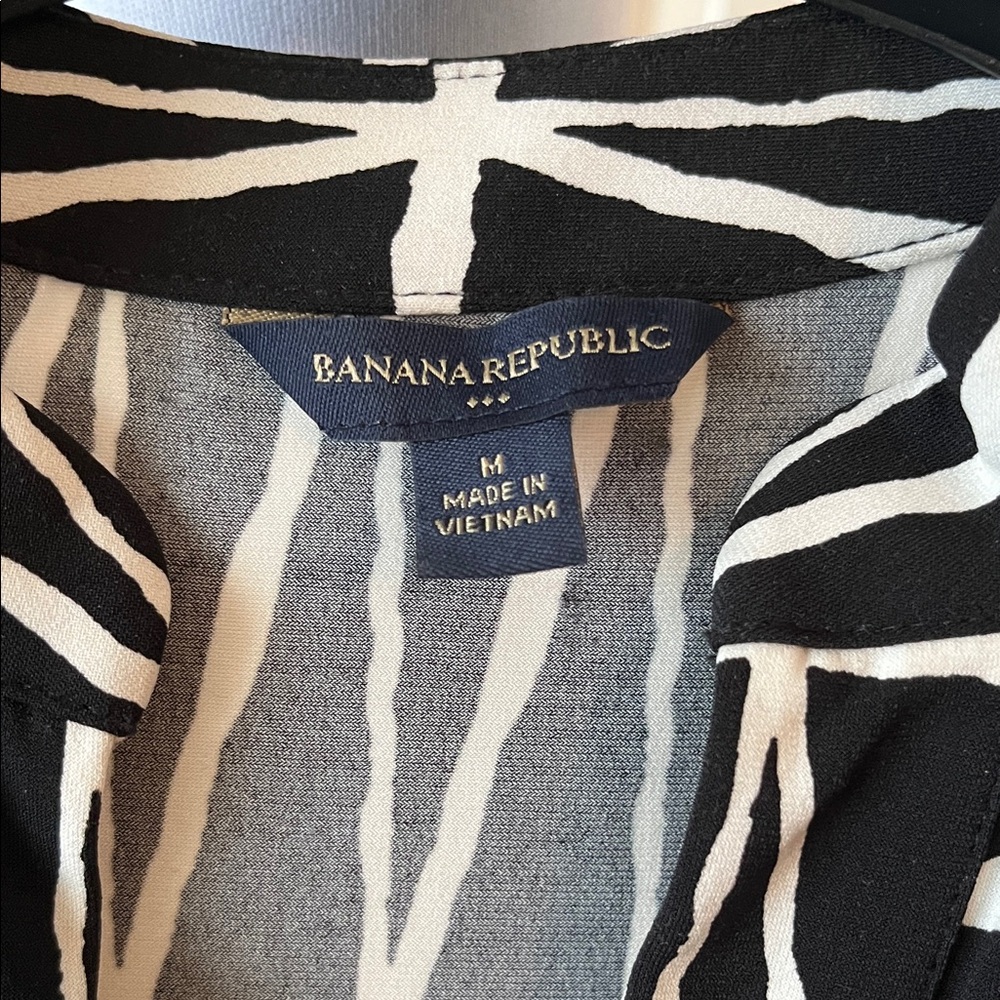 Banana Republic Factory Geometric Black and White Dress - Picture 2 of 3